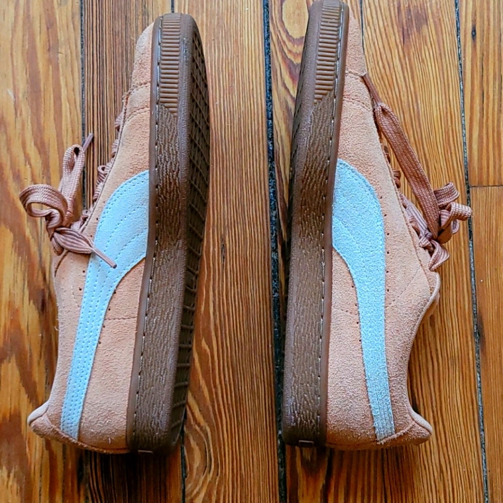 Suade Puma sneakers